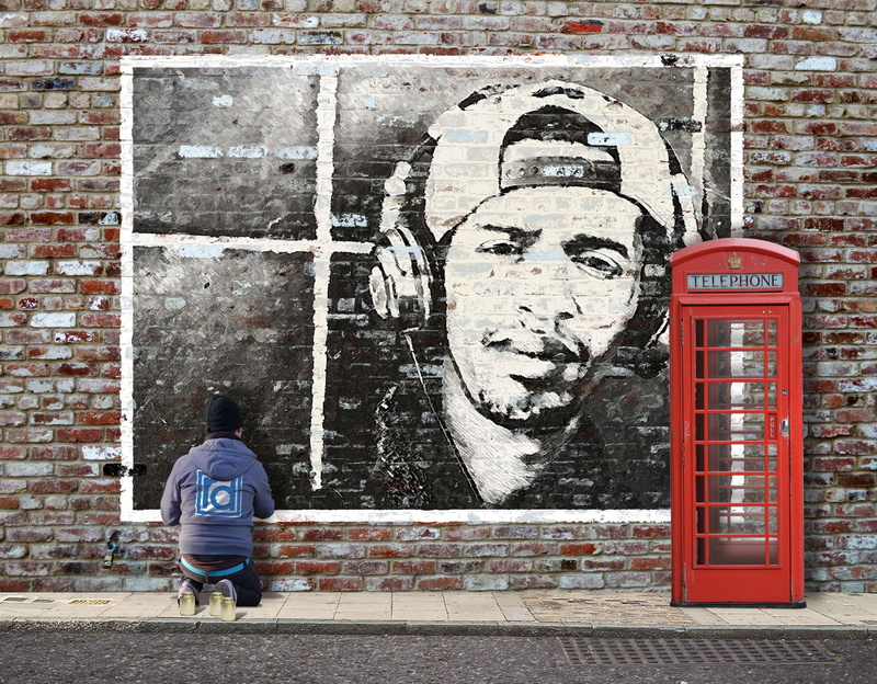 architecture, graffiti, red telephone box, 2K, communication, text, built structure, creativity, lifestyles, real people, london, day, brick wall, wall