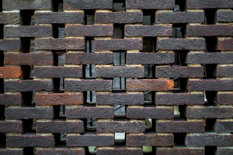 wall, steel, grey, shape, geometric shape, brick, 4K, in a row, repetition, concrete, gap, red brick, detail, grid, textured, mirrorred, close-up