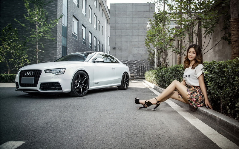Girls, 1080P, beautiful girl, Audi, sitting on the curb, Asian, white car, look