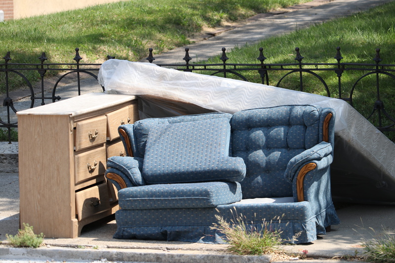sofa, absence, water, 5K, furniture, empty, emergency, seat, wood - material, impoverished, curb, plant, green color, sunlight, appliances, nature, outdoors