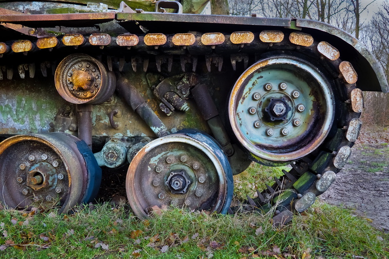 decline, hdr, rust, abandoned, train - vehicle, military, lost places, panzer, track, wheel, old, machinery, obsolete, m1, curb chain, wreck, broken, rail transportation