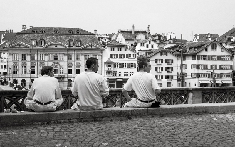rear view, nature, group of people, urban, architecture, lifestyles, real people, people, shutters, buildings, guys, walkway, city, women, curb, cobblestone
