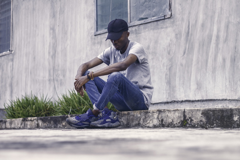 only Men, 4K, curb, males, lifestyles, recreational Pursuit, denim, model, young Men, relaxation, one Person, urban, casual Clothing, thin, urban Scene