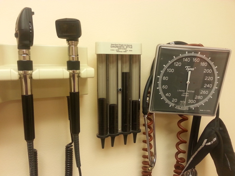 side by side, group of objects, variation, hanged, blood, choice, number, tools, table, healthcare and medicine, hospital, tool, pressure, still life, text