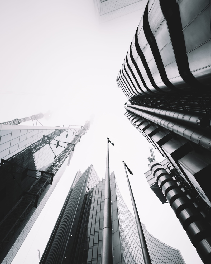 cityscape, photography, flag, office Building, moody foggy, london building, buildings, no People, foggy, personal Perspective, minimal city, london, 4K