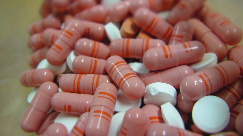 human body part, 2K, illness, choice, pill, selective focus, antibiotic, variation, hand, abundance, nutritional supplement, healthcare And Medicine, indoors
