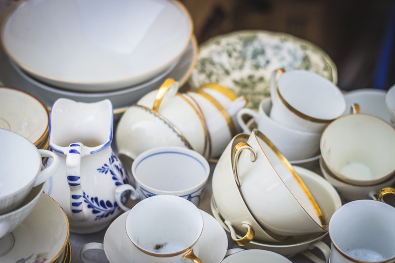 close-up, crockery, 5K, ceramics, choice, vintage, dish, no people, wares, high angle view, large group of objects, retro, plate, pile, group of objects