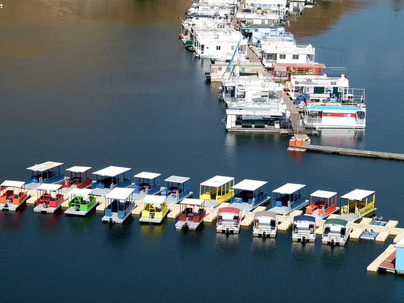 yacht, Water, pier, transportation, Boats, building exterior, passenger craft, mode of Transport, shipping, freight Transportation, commercial Dock, no people