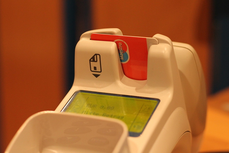 4K, indoors, plastic card, payment, number, technology, e commerce, map, mastercard, single object, credit cards, computer, pay, smart phone, communication