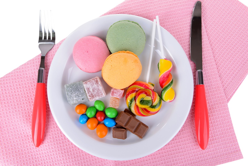 lollipops, plug, 5K, pink, candy, serving, chocolate, sweets, plate, table, swipe, knife, cookies