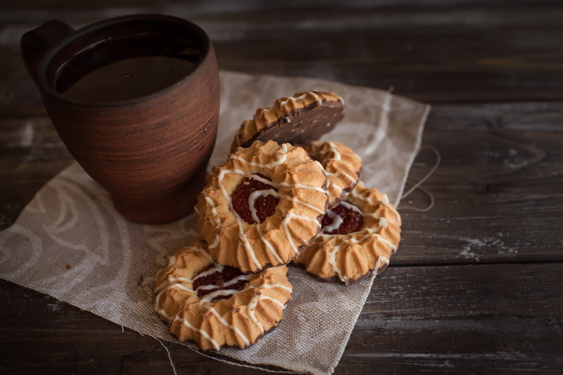 saucer, traditional, mug, wood - material, dessert, sweet, healthy eating, cookies, no people, old, break, cup, cookie, drink, clay, sweet food, nut, gourmet