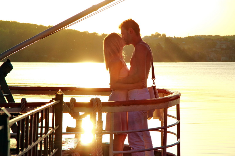 ROMANCE, happiness, enjoyment, togetherness, pier, RIVER, back Lit, casual Clothing, tranquil Scene, people, sun, boyfriend, smiling, affectionate, POSITIVE