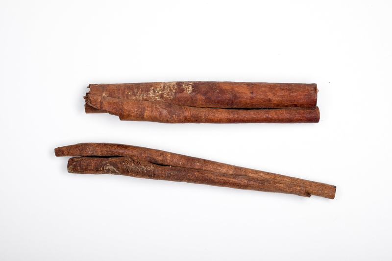 kitchen, red meat, meat, simplicity, still life, sticks, cinnamon, two objects, no people, roasted, brown bread, four, cut out, logs, mulled wine, food