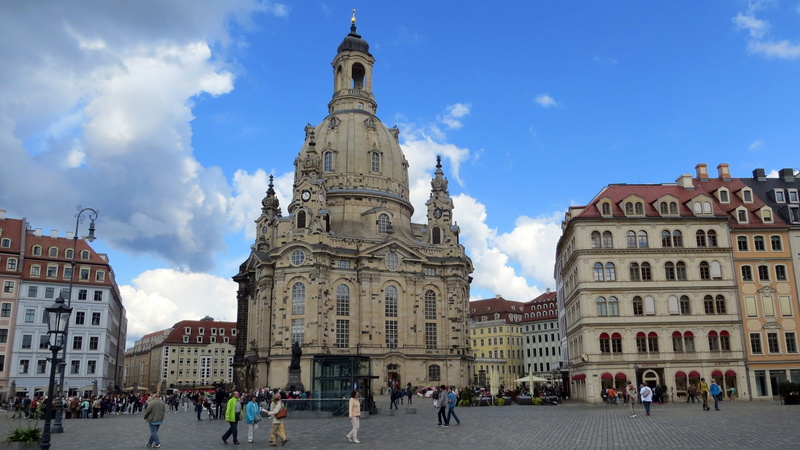 walking, 2K, old town, cloud - sky, Frauenkirche, frauenkirche, tourism, Dresden, day, dresden, history, Marketplace, built structure, outdoors, building exterior
