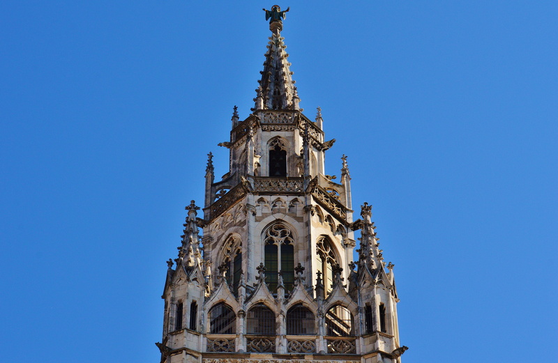 5K, clear sky, building exterior, blue, munich, building, travel destinations, sunny, low angle view, religion, history, town hall, architecture, belief