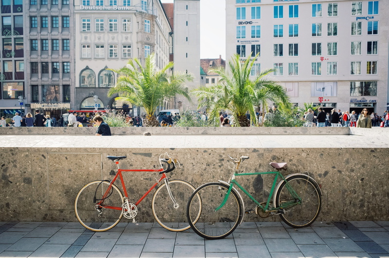 marienplatz, street, mode of transportation, group of people, münchen, 4K, architecture, building exterior, real people, stationary, city, day, city life