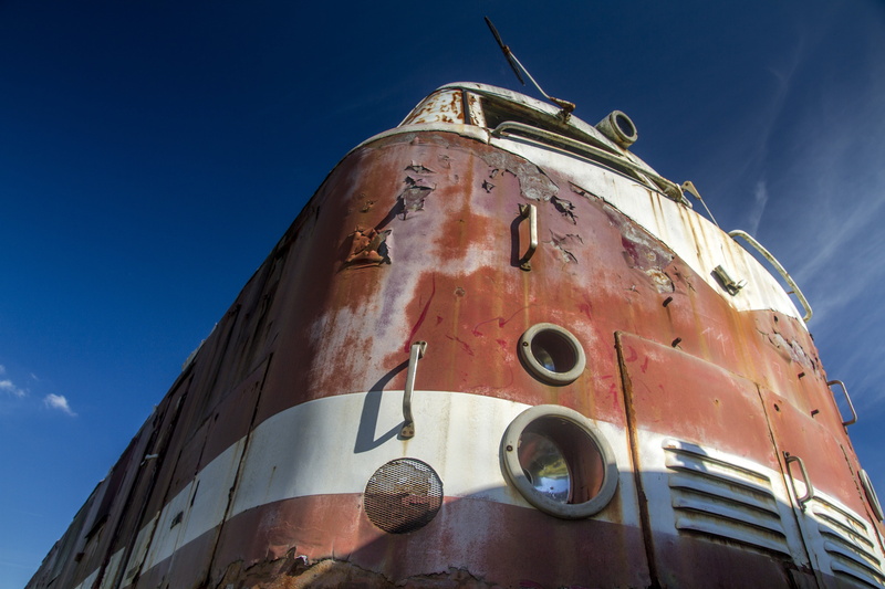 nostalgia, shut down, ruined, 5K, outdoors, diesel locomotive, military, transportation, mode of transportation, locomotive, v200, obsolete, no people