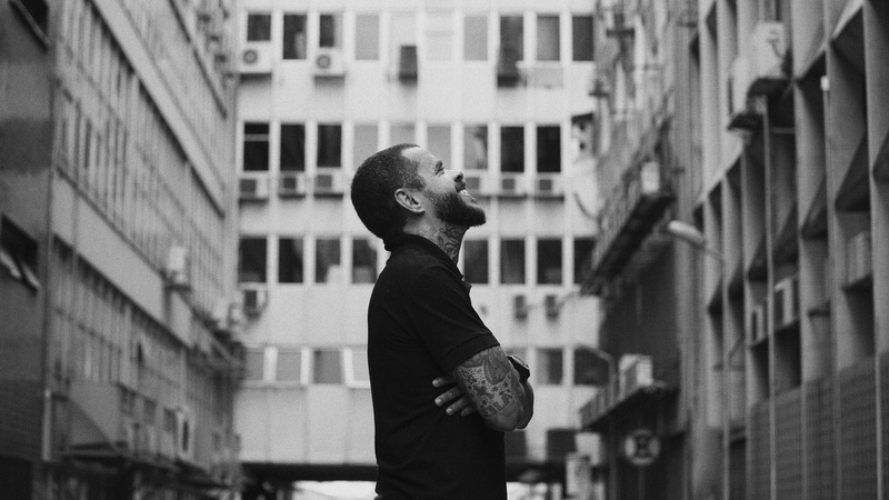 man, side view, one Person, standing, built structure, guy, black And White, buildings, real people, young Adult, rise, people, representation, urban Scene