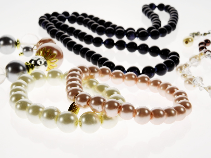 Bangle, value, pearl necklaces, color, no people, Necklace, old, chain, beauty, schmuckdesign, assorted, indoors, still life, accsessoires, art, Jewellery