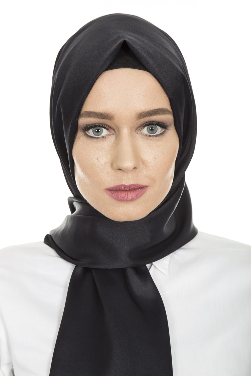 woman, exposure, product photo, islam, womens, fashion shoot, scarf, photo, the innocence, indoors, aesthetics, one person, studio shot, young girl, wearing