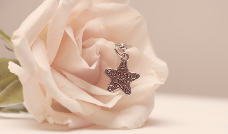 women, pendant, saying, newlywed, adult, silver, wedding, luck, joy, jewelry pendant, focus on foreground, beautiful, map, positive, white color, postcard