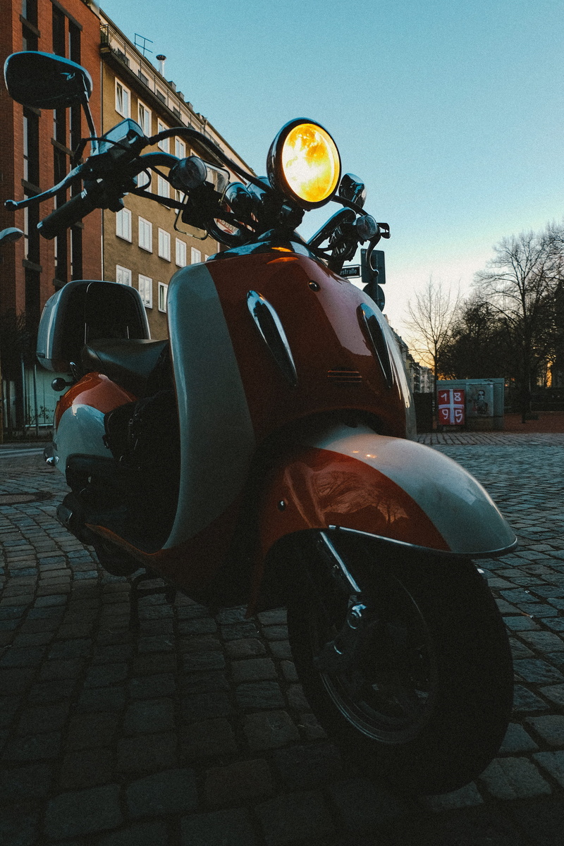 paving stone, film, motorcycle, retro, clothing, 35mm, day, wheel, city, parking, mode of transportation, 4K, absence, düsseldorf, evening, vintage, stationary