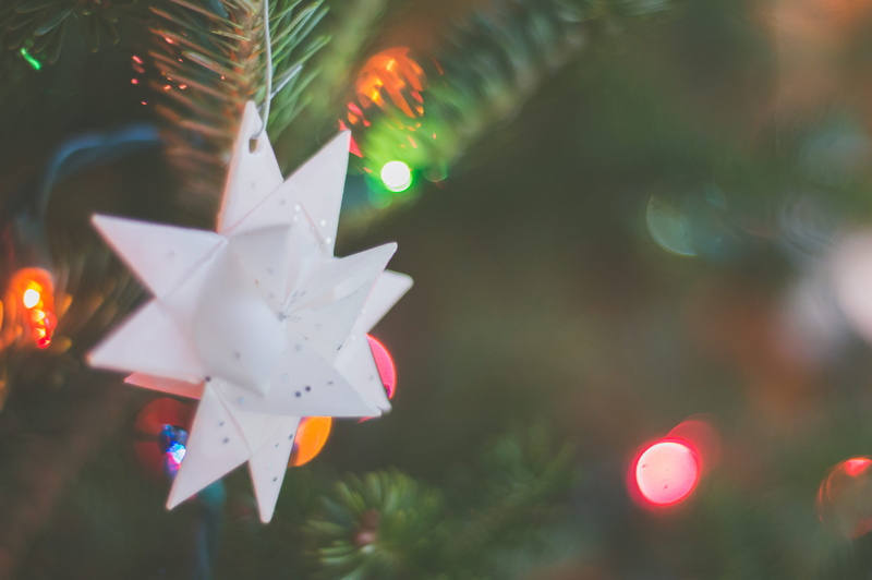 photography, no people, christmas decoration, décors, Christmas ornaments, holiday, christmas, nature, plant, 5K, hanging, glisten, decor, selective focus