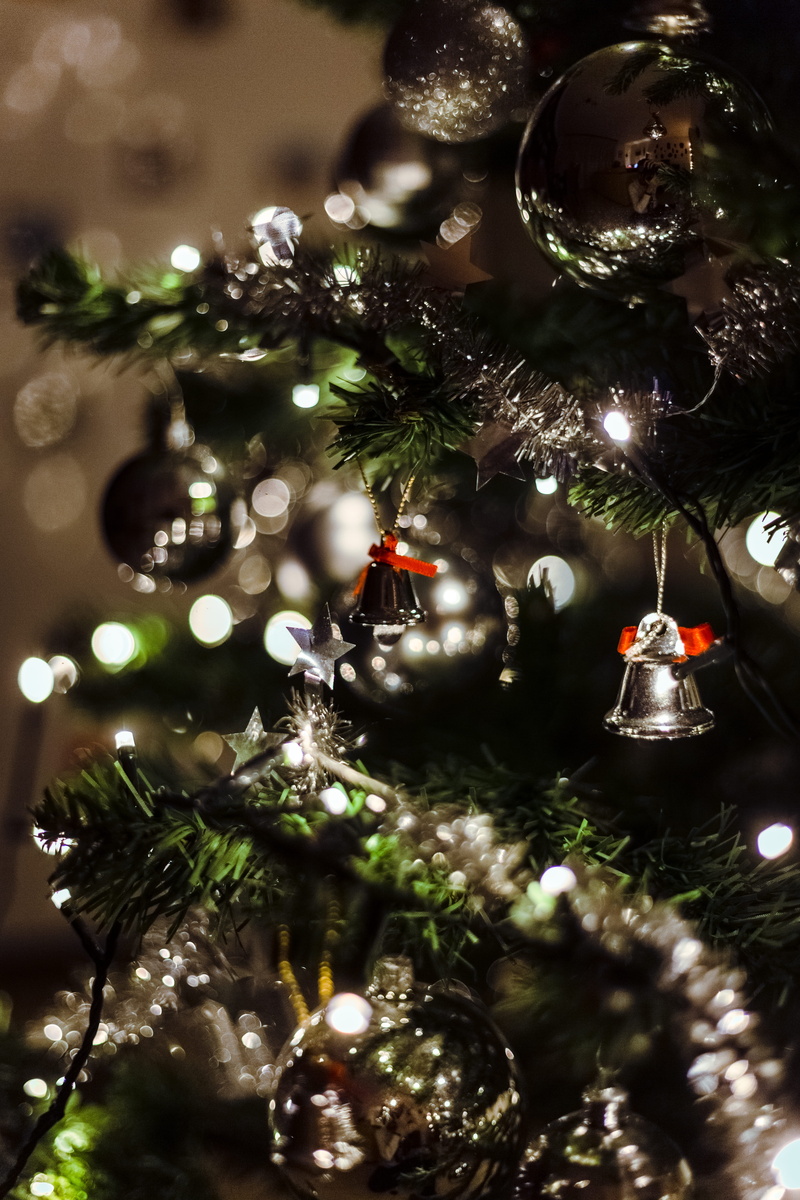 fir tree, decoration, bokeh, light, no people, christmas decor, 5K, hanging, event, christmas balls, christmas tree, tree, insubstantial, pine, selective focus