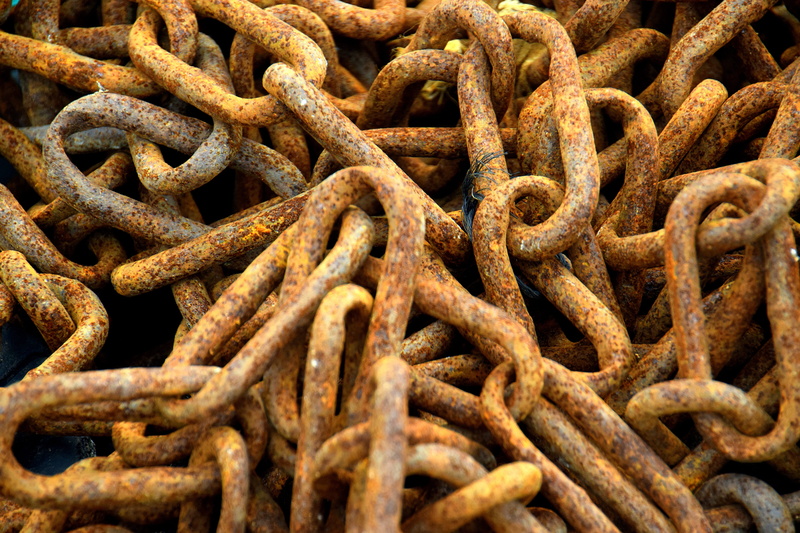 5K, connection, no people, close-up, chain, heavy, day, obsolete, full frame, tangled, strength, chain link, snack, links, chains, decline, brown, large group of objects