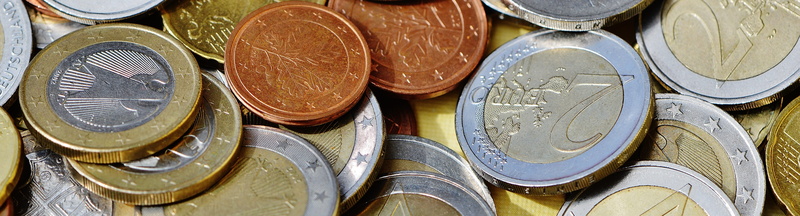 no people, variation, commemorative, 5K, coin, consumerism, full frame, round, gold, choice, group of objects, finance, directly above, coins, indoors