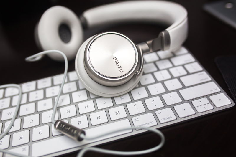 silver colored, computer network, medical supplies, concepts, medical instrument, studio shot, business, pC, data, white, laptop, connection, computer