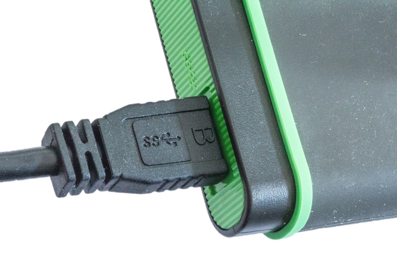 power, metal, coumputer, green color, 4K, close-up, indoors, hard drive, bank, accessories, plugged, power supply, hardware, computer cable, no people