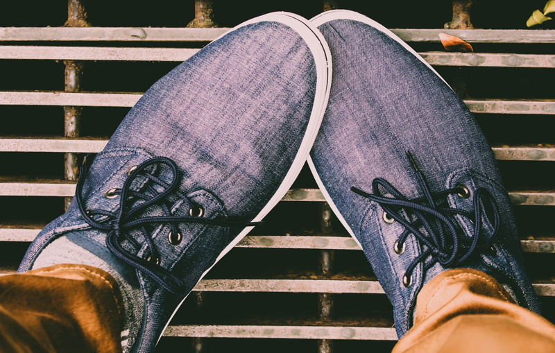 bench, step, body part, lifestyles, wondering, human limb, afraid, close-up, leisure activity, human body part, day, low section, singapore, standing, shoestrings