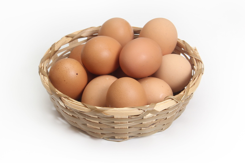 studio shot, 5K, freshness, animal Egg, lot, fragility, egg, box - container, food and drink, food, basket, group of objects, raw Food, beige, vulnerability