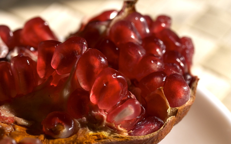 slice, nature, fruit, freshness, pomegranate, sweet Food, food And Drink, antioxidant, pomegranate seed, eating, white, refreshment, grenades, raw Food
