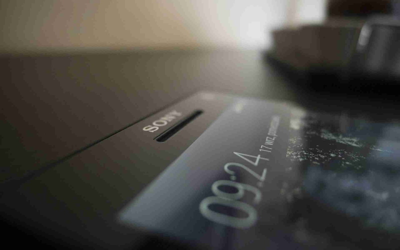 wireless technology, control, wristwatch, smartphone, 1080P, technology, text, black color, communication, sony, business, selective focus, xperia, time