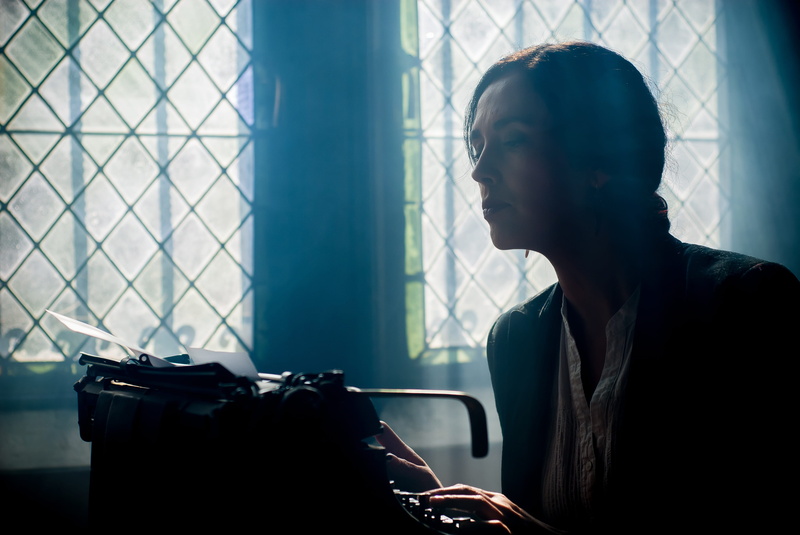 mode of transportation, 4K, young adult, hairstyle, portrait, contemplation, adult, room, sunlight, machine, writing, work, typewriter, blur, sitting
