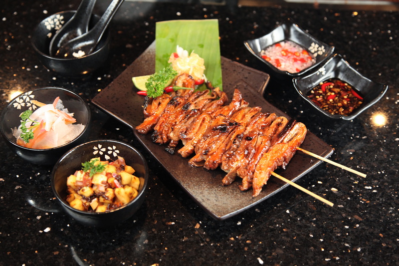 roasted, Intestine, food and drink, dish, glazed food, gourmet, side, sauce, no people, Grilled, beef, food, pork, 5K, directly above, freshness, ready-to-eat