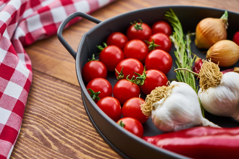 restaurant, garlic, wood, cafe, indoors, perspective, cover, cherry tomato, close-up, vegetarian food, red, pepper, photography, food photo, kitchen, vegetable