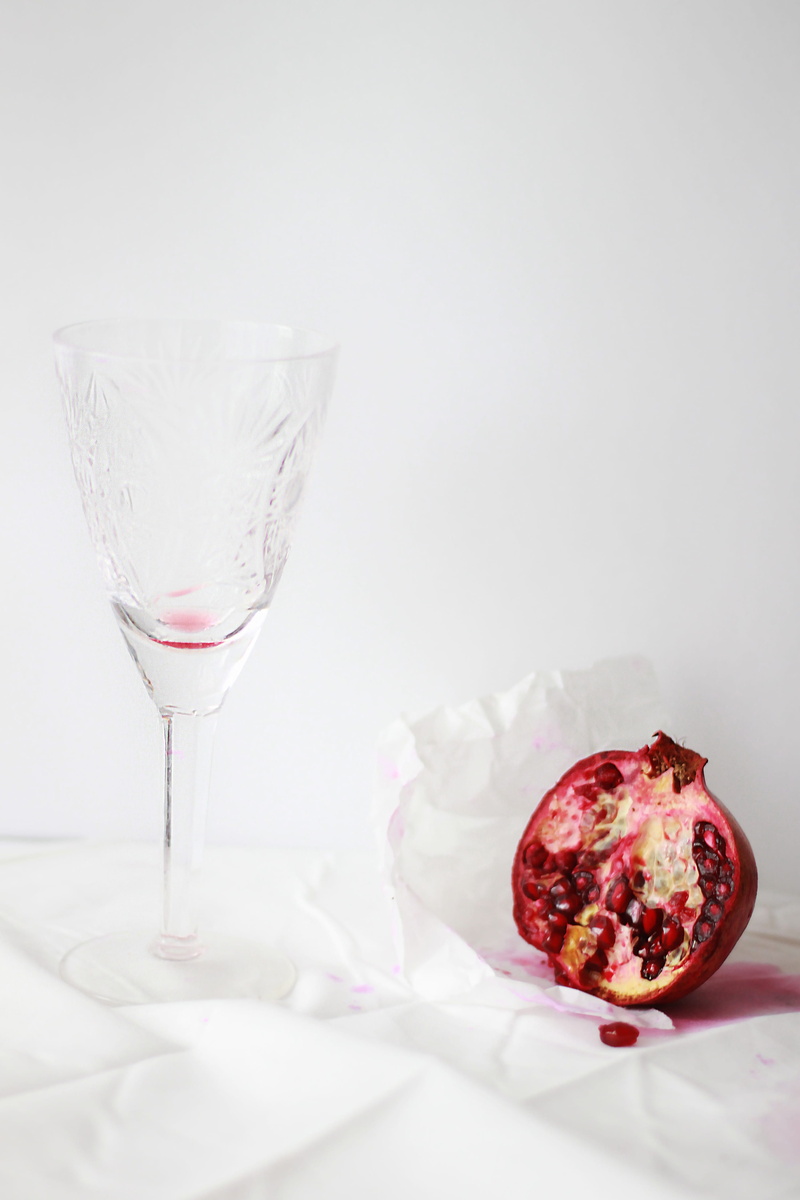wine, glass, studio shot, no people, freshness, 4K, white color, minimalism, indoors, fruit, food, table, pomegranate, refreshment, red, temptation, still life