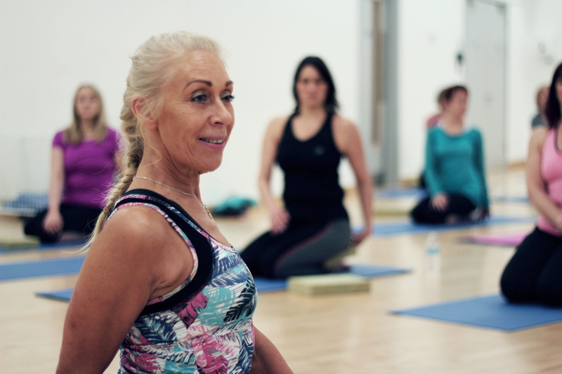 digestion, yoga, spinal twist, mature adult, indoors, fitness, adult, mature women, wood, exercise, people, exercising, hairstyle, real people, healthy