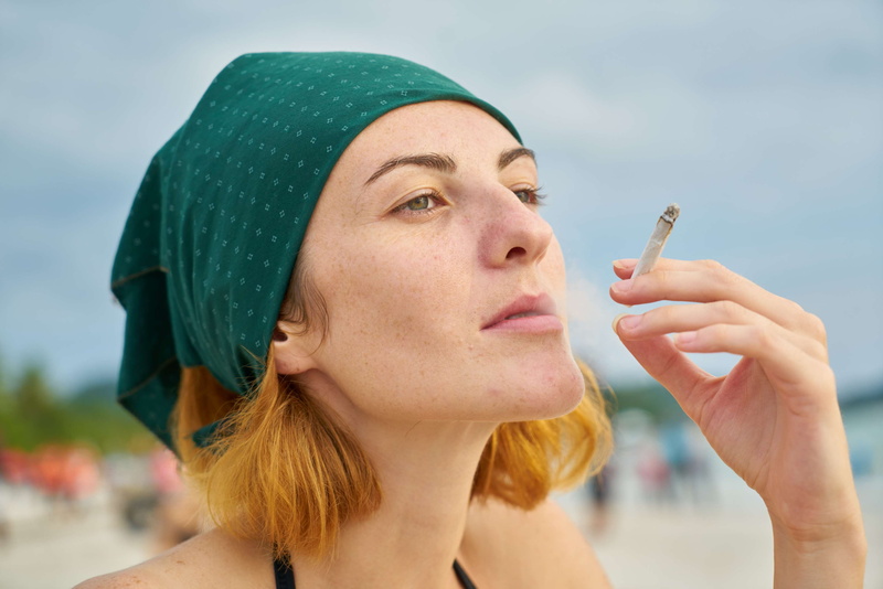 young, harmful, dependency, lifestyles, portrait, beautiful, exposure, adult, beautiful woman, smoking issues, looking, dependent, human body part, one person