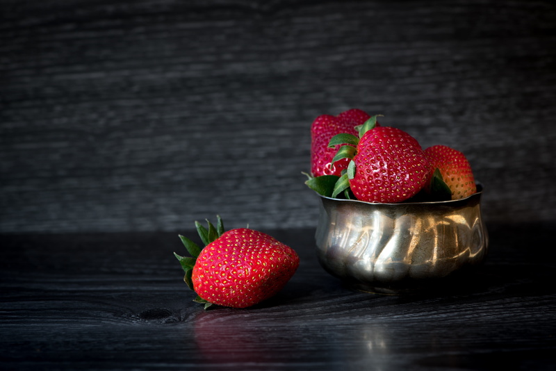 eat, vital substances, juicy, red, food And Drink, sweet Food, wellbeing, 5K, indoors, food, wood - Material, freshness, bless you, sweet, fruit, container