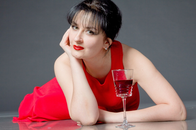 one person, young women, gray, women, refreshment, front view, woman, wine, sitting, red, beautiful woman, looking at camera, drink, alcohol, adult, teasing