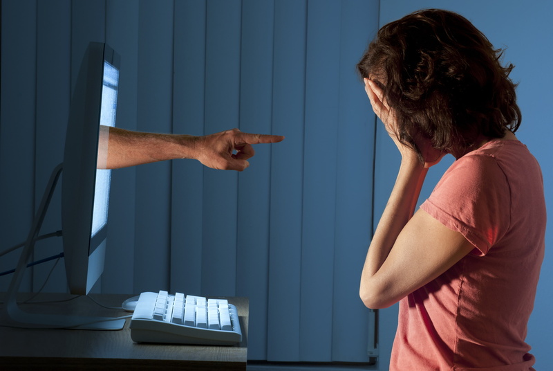 discrimination in social networks, bullying, 2K, teasing, crying