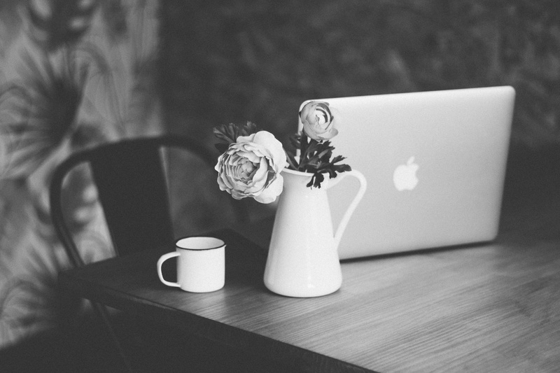 coffee, petaled, coffee - drink, tea - hot drink, lifestyle, greyscale, mug, indoors, table top, 5K, hot drink, air, wooden, monochrome, drink, vase, tea cup