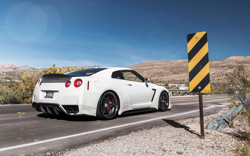 Nissan, bMW, modern, car, nature, road, land Vehicle, coupe, road marking, scenics, transportation, outdoors, symbol, asphalt, street, communication, tuning