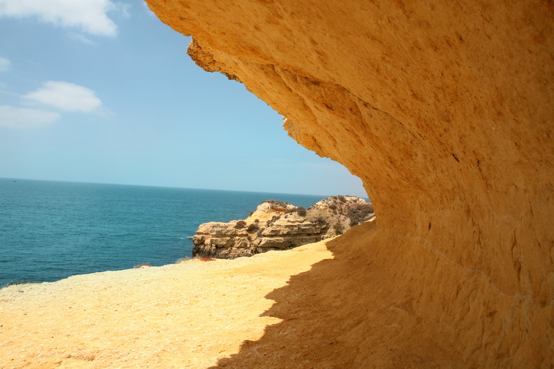 horizon, shore, ocean, body, shed, beside, 4K, daytime, rock, beauty in nature, blue, outdoors, rock - object, brown, nature, tranquility, scenics - nature