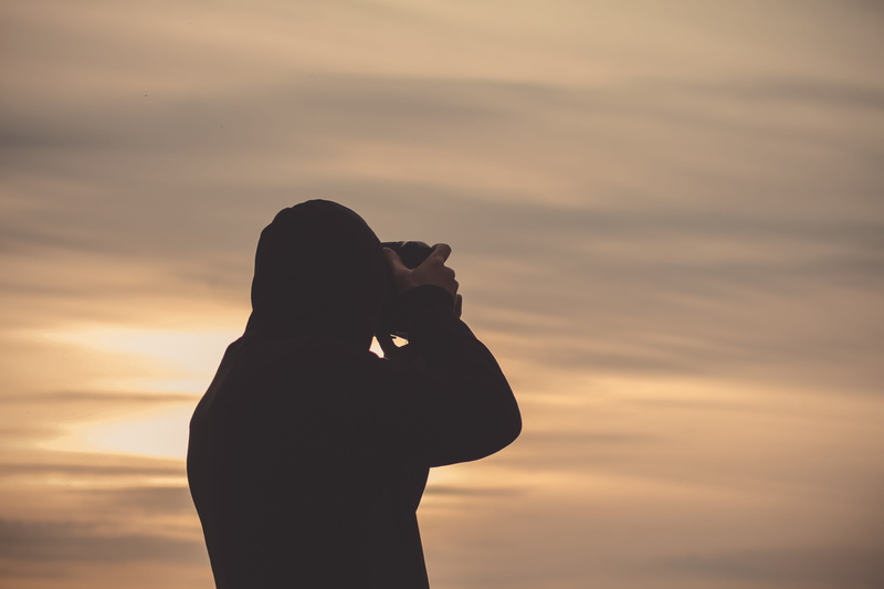 adult, holding, outdoors, photography themes, side view, adults only, fronting, young Adult, silhouette, back Lit, leisure activity, nature, love, one person