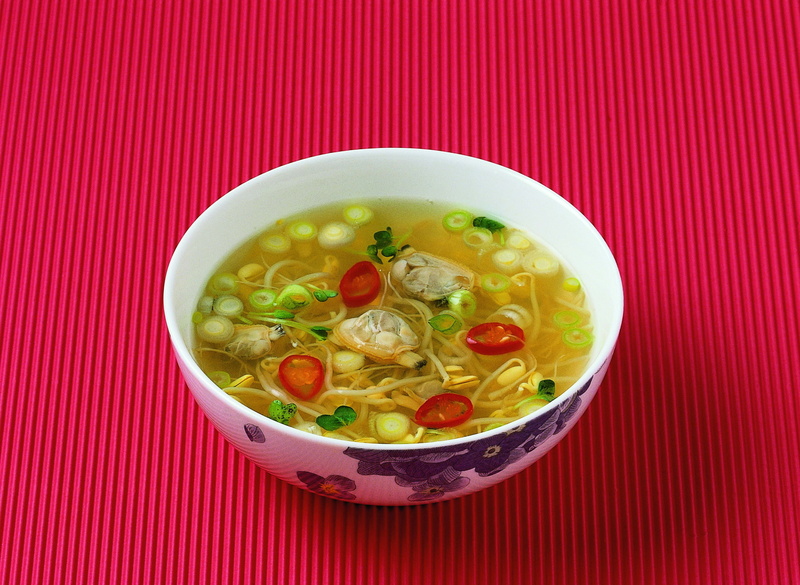cooked, ready-to-eat, heat - Temperature, thailand, bowl, indoors, still life, chicken, wellbeing, vegetable, food And Drink, plate, meat, table, cultures